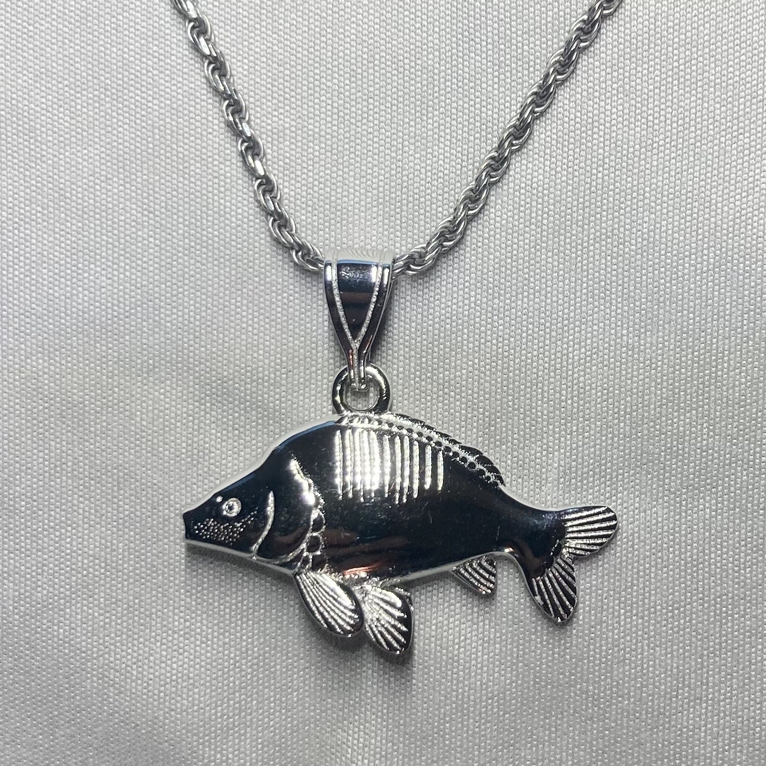 Karpfen Halskette für Angler von Urban & Fisher